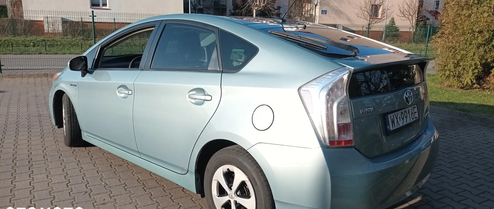 Toyota Prius cena 49900 przebieg: 185000, rok produkcji 2015 z Warszawa małe 742